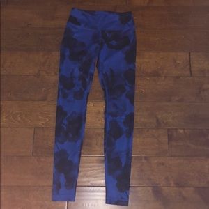 LULULEMON SIZE 4 BLUE FULL LENGTH LEGGINGS